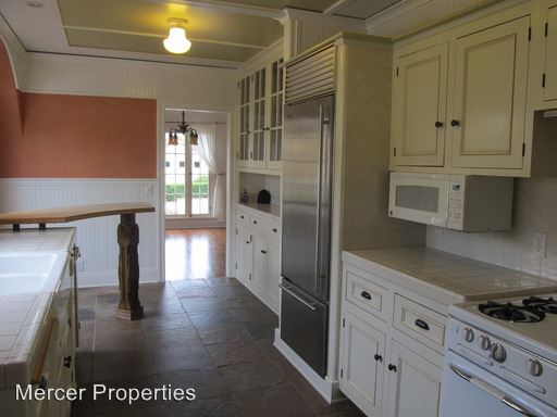Building Photo - 4381 Arista St