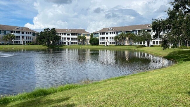 Building Photo - Beautiful Condo Fully Remodeled!! A Must See To Appreciate!!