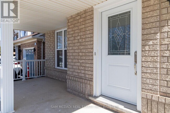 Building Photo - 45 Springhurst Ave
