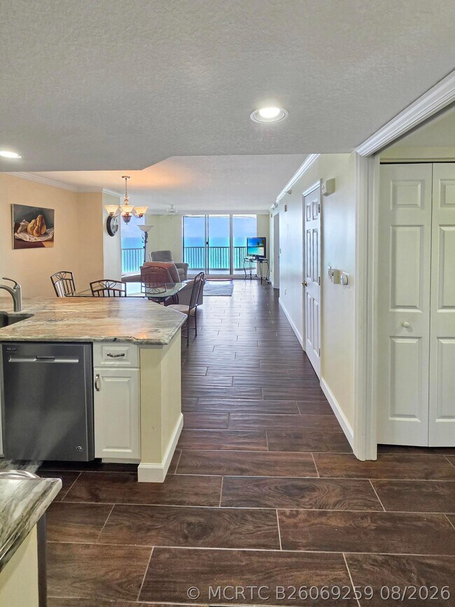 Building Photo - 5051 N Hwy A1A