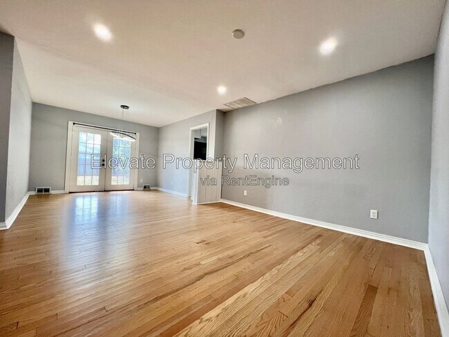 Building Photo - 2924 NW 71st St
