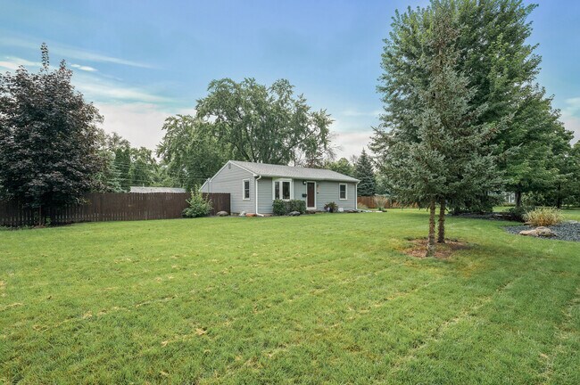 Building Photo - 8721 Elliot Ave S