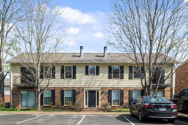 Foto del edificio - 5755 Brentwood Trace