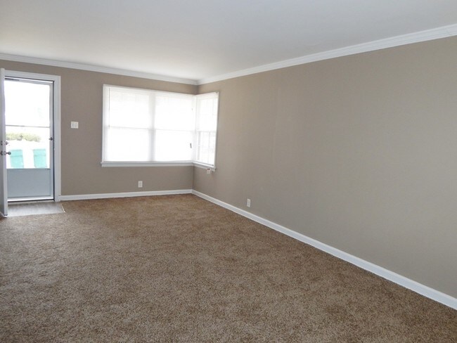 Building Photo - 1232 Addison Dr