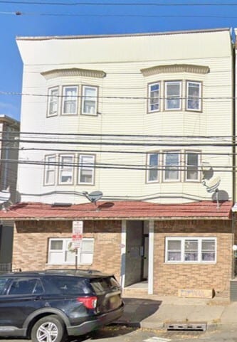 Building Photo - 314 Ferry St