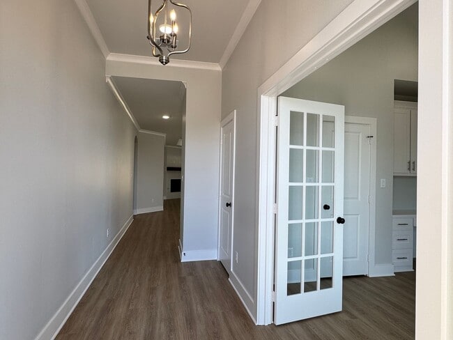 Building Photo - 9256 Villas Ct