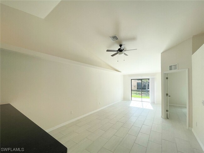Foto del edificio - 3617 SW 8th Pl