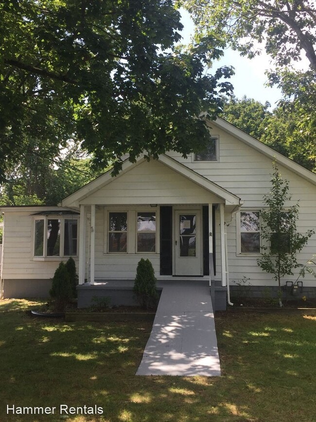 Building Photo - 3 br, 1 bath House - 426 S Brewster Rd