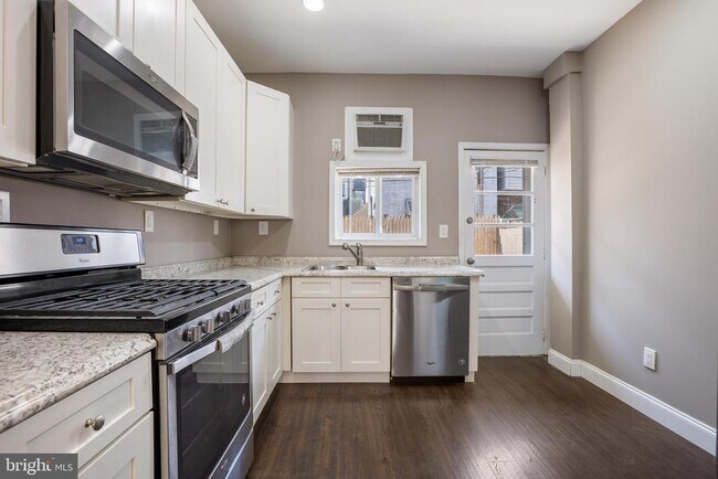 Foto del edificio - 2432 S Chadwick St