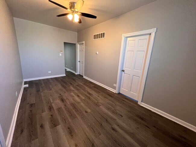 Foto del edificio - 200 E Lincoln Hwy