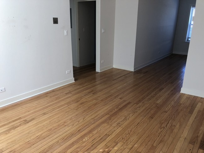 Building Photo - 4841 N Ashland Ave