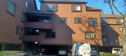 Building Photo - 14 Marina Ky