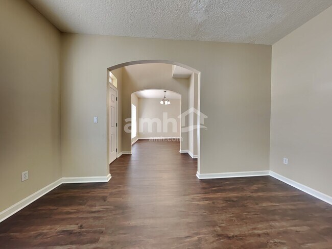 Foto del edificio - 9257 Sharnbrook Lane