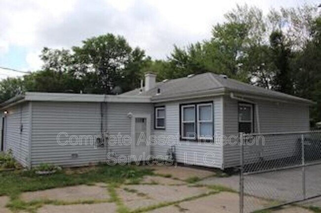 Building Photo - 2785 Eleanor St