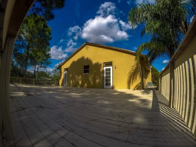 Building Photo - 18058 46th Ct N