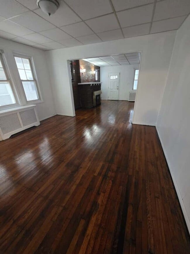 Building Photo - 647 Edgewood Ave