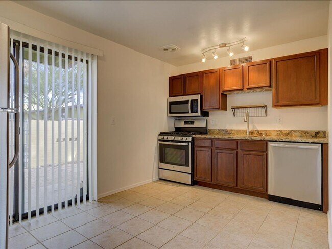 Building Photo - 1 Bedroom 1 Bathroom