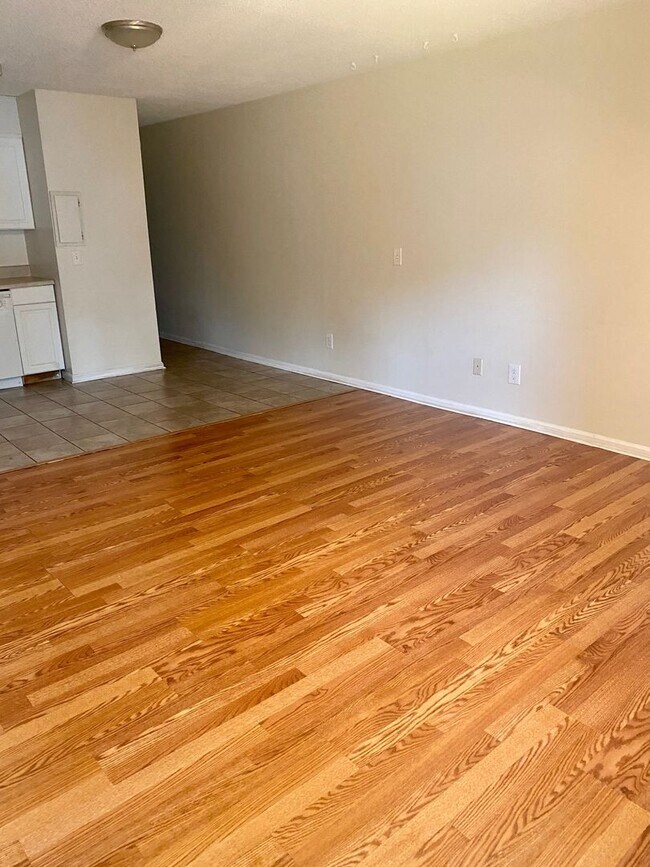 Foto del edificio - SUPER CUTE! 1st Floor 1 Bedroom/ 1 Bath Condo in Garden City! Close to the beach!