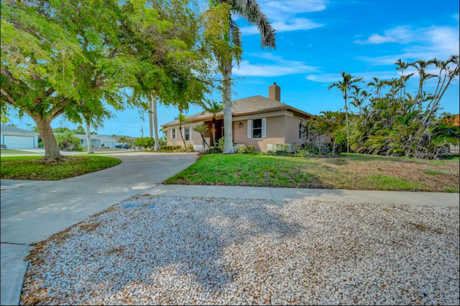 Foto del edificio - Beautiful Home in Desirable Marco Island