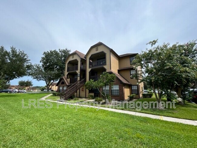 Foto del edificio - 380 Lakepointe Dr