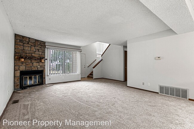 Building Photo - 2 br, 2.5 bath House - 224 Wright St  #104