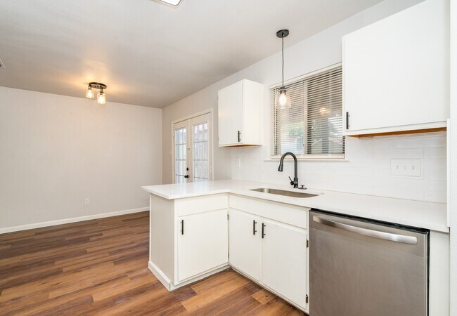 Foto del edificio - 731 Garden Meadow Dr