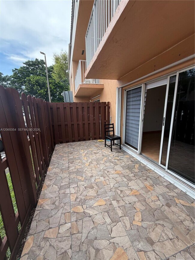 Foto del edificio - 14911 SW 80th St