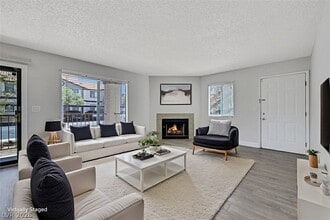 Building Photo - 1575 W Warm Springs Rd