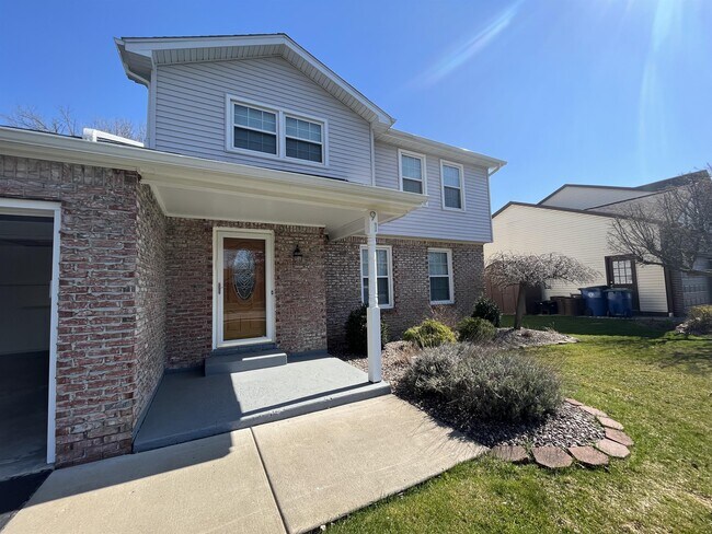 Building Photo - 91 Taverly Dr