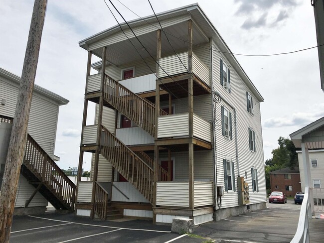 Building Photo - 193 Turner St