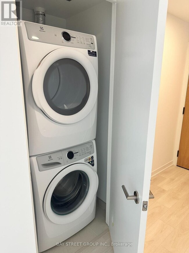 Photo du bâtiment - 7950 Bathurst St