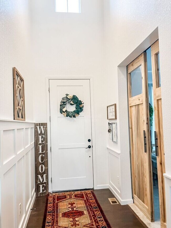 Building Photo - 5791 Pinto Valley St