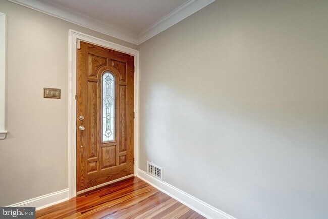 Foto del edificio - 605 Kingsley Rd SW