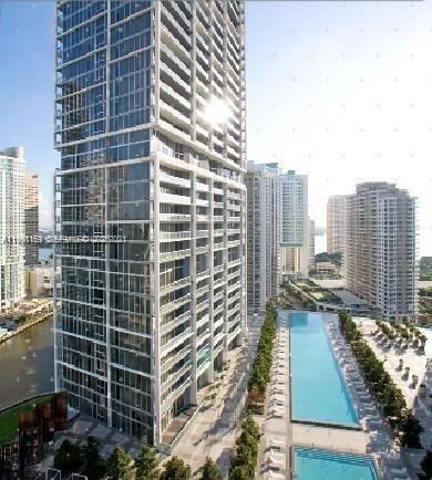 Building Photo - 495 Brickell Ave