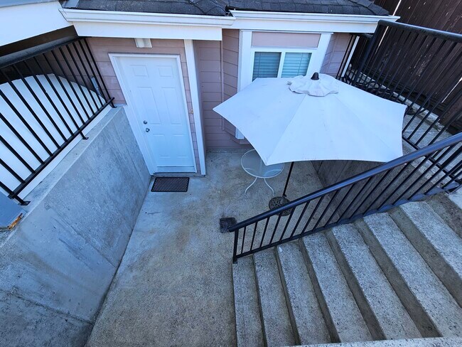 Photo du bâtiment - 2033 53rd Av E