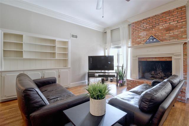 Foto del edificio - 6228 Crestmont Dr
