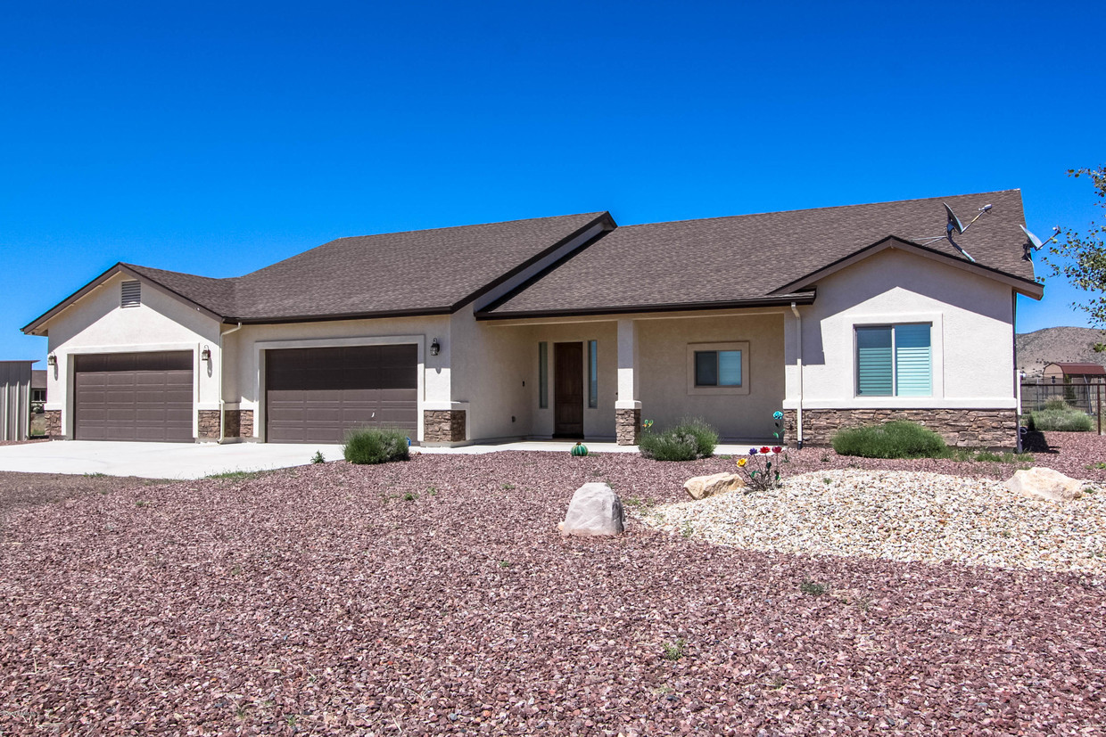 Foto principal - 9470 Great Dane Dr