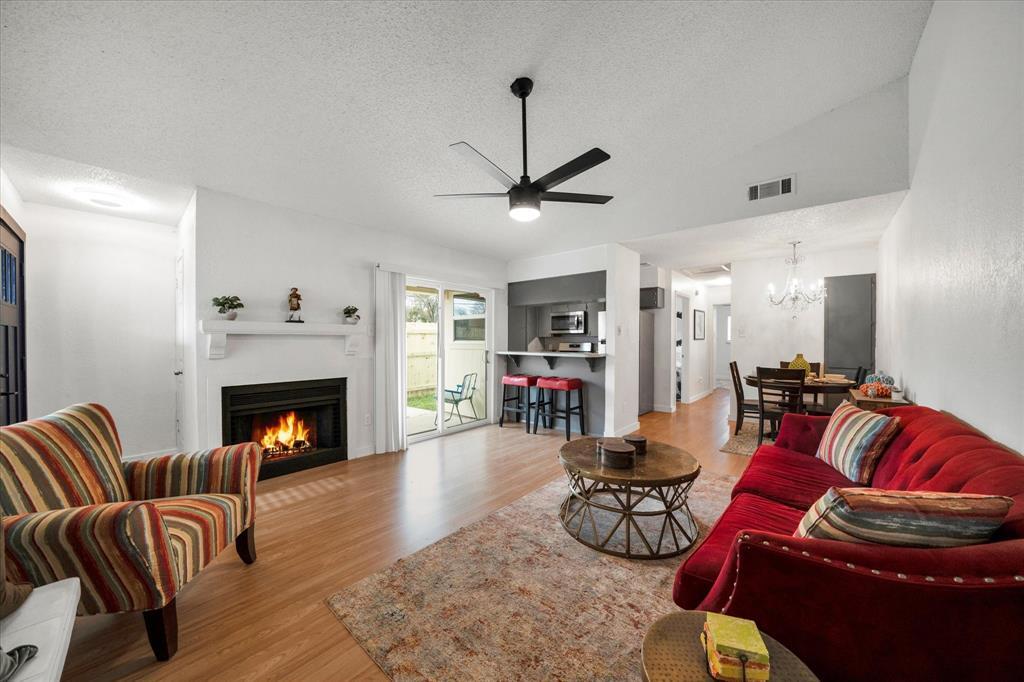 Foto principal - 7202 Carver Ave
