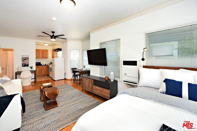 Foto del edificio - 26 Breeze Ave