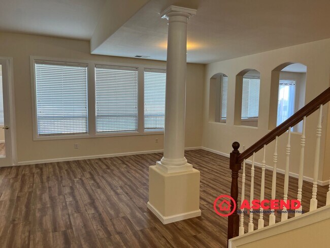 Building Photo - Spacious 5 Bedroom, 3 Bathroom Home with Pool in Northwest Bakersfield