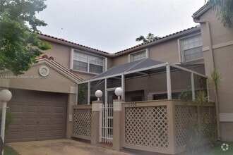 Building Photo - 10998 Mainsail Dr