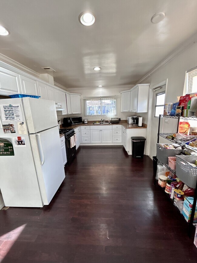 Building Photo - 5544 Mary Ln Dr