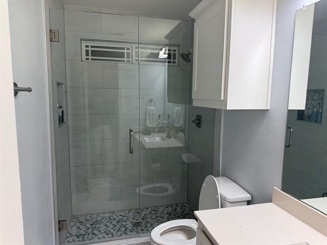 Foto del edificio - 5829 Oakmere Ln