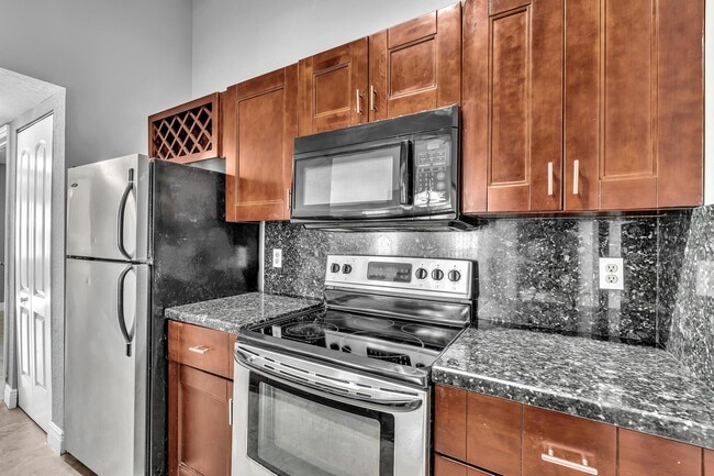 Building Photo - 2881 N Oakland Forest Dr