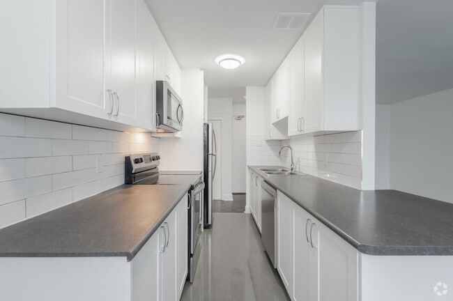 1BR, 1BA - 674SF - Kitchen - 200 Ridley
