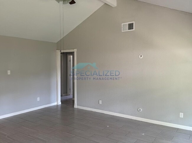 Foto del edificio - 2810 Pinewood Dr