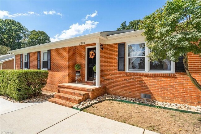 Foto del edificio - 3303 North Carolina Hwy 150