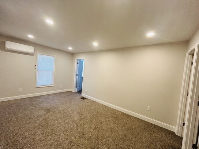 Foto del edificio - 1700 W University St