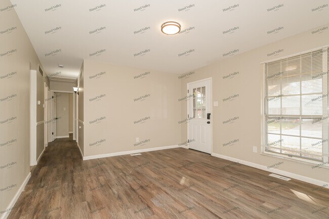 Building Photo - 3006 Chance Dr