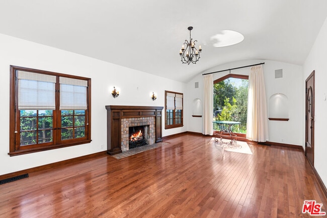 Foto del edificio - 1039 Hi Point St